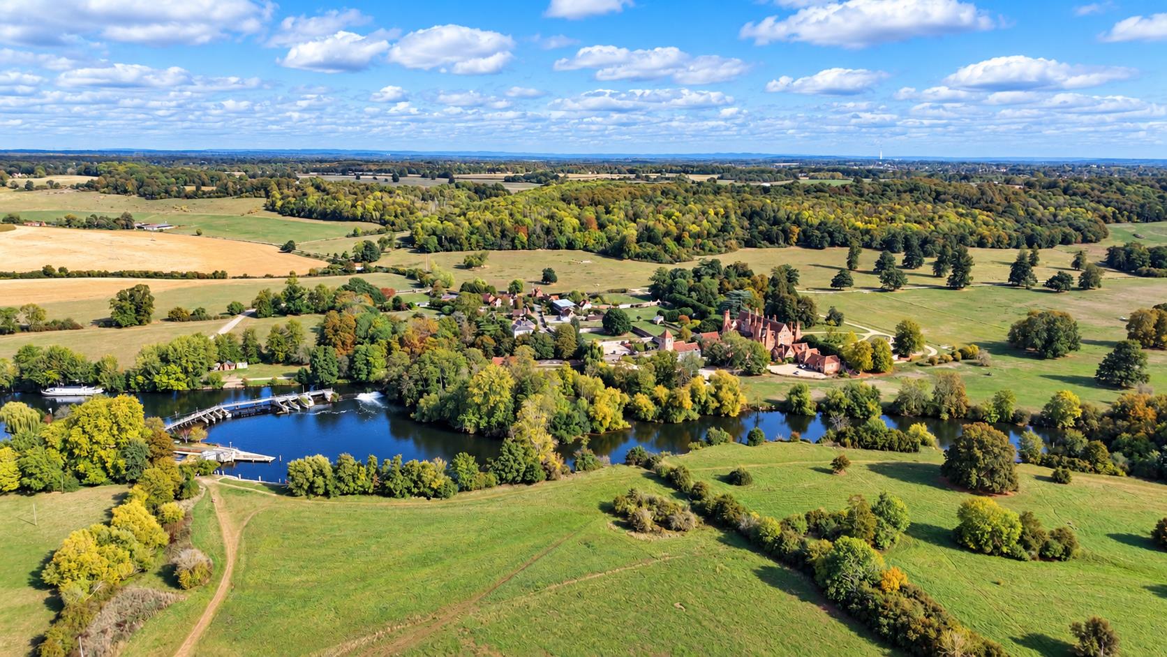 Mapledurham Drive, Purley On Thames